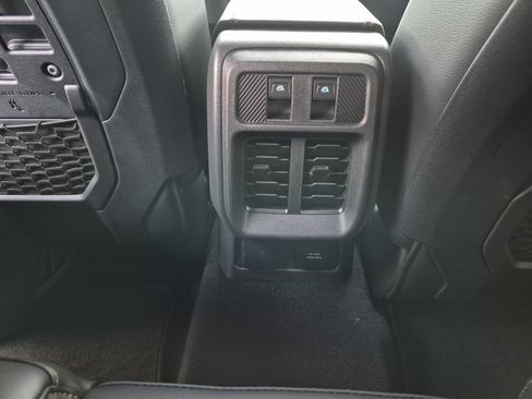 New 2025 Ford Bronco Badlands image 21