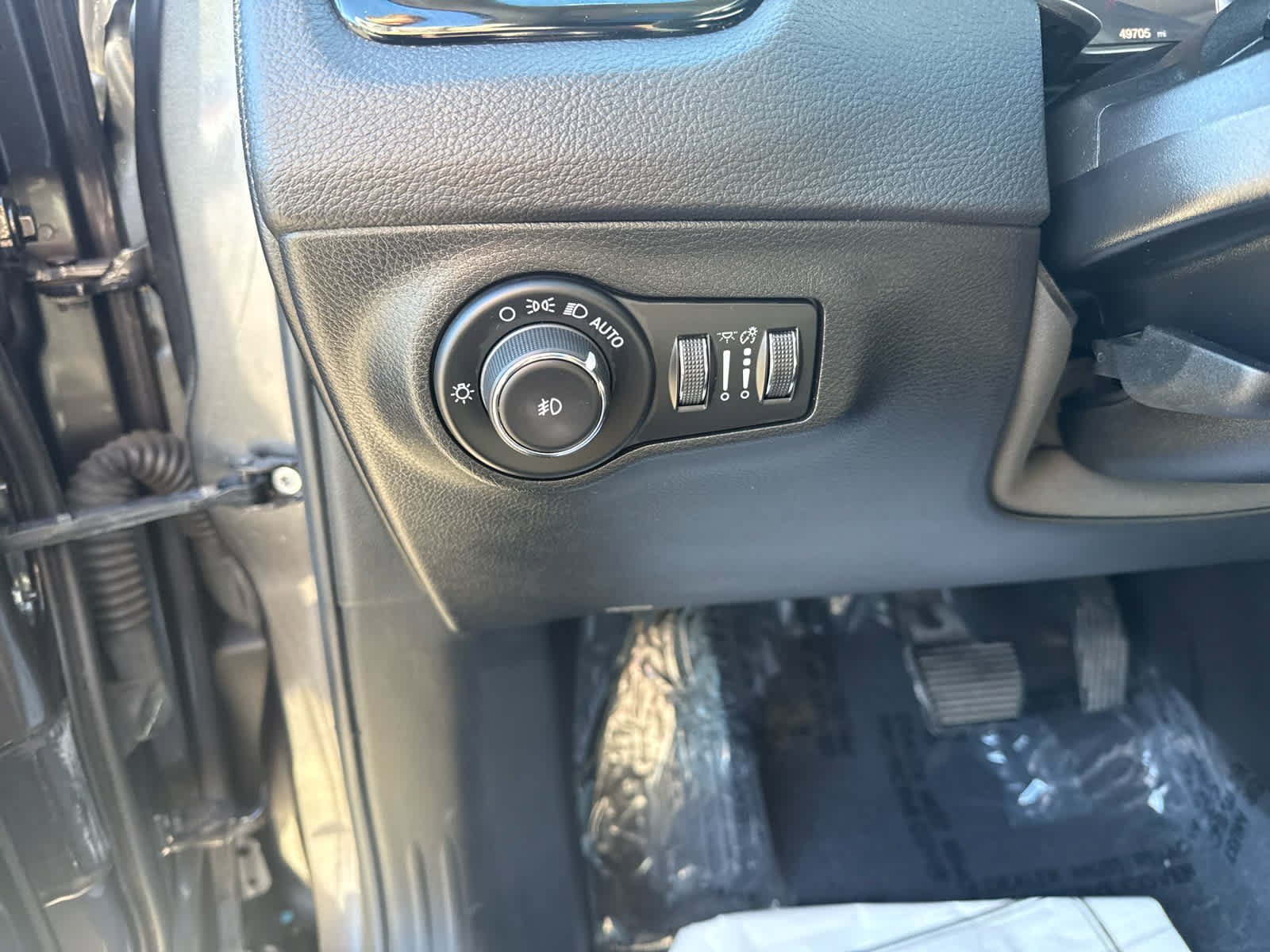 Used 2021 Jeep Compass Limited w/ Sun and Sound Group AWD/4WD image 18