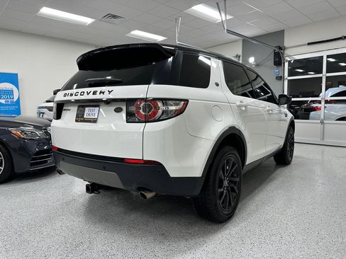 Used 2019 Land Rover Discovery Sport SE AWD/4WD image 9