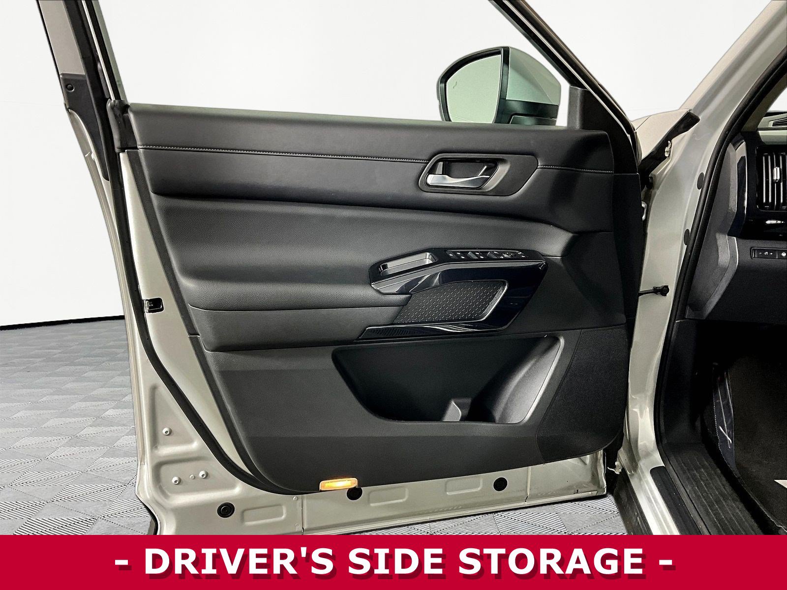 Used 2022 Nissan Pathfinder SV AWD/4WD image 20