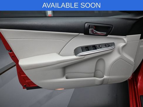 Used 2014 Toyota Camry XLE w/ Leather Package FWD image 11