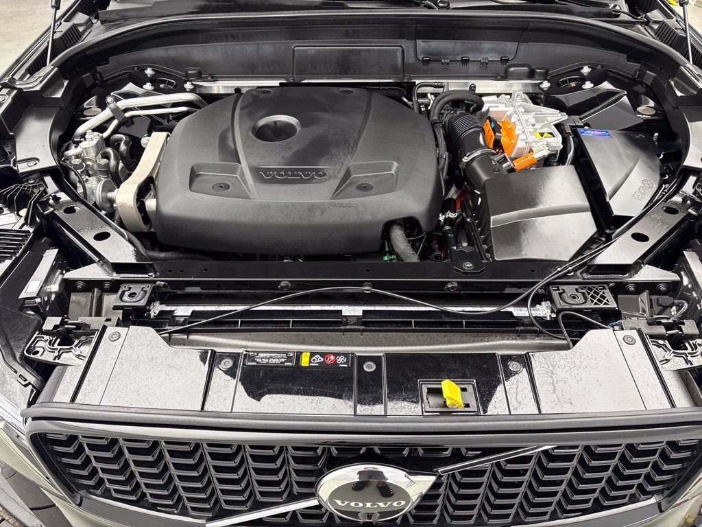 Used 2024 Volvo XC60 T8 Plus w/ Protection Package Premier AWD/4WD image 14