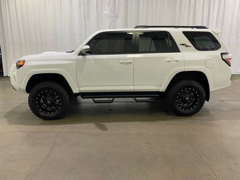 Certified 2022 Toyota 4Runner TRD Off-Road Premium image 7