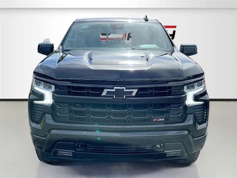 Used 2024 Chevrolet Silverado 1500 LT Trail Boss w/ Convenience Package II image 2
