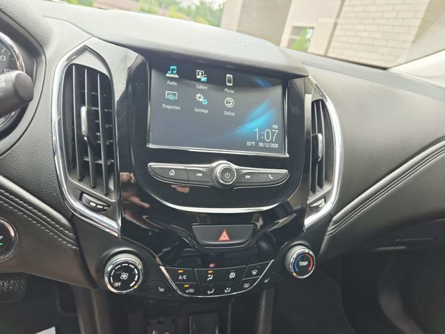 Used 2017 Chevrolet Cruze Premier FWD image 21
