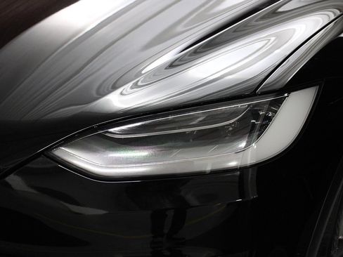 Used 2023 Tesla Model X image 4