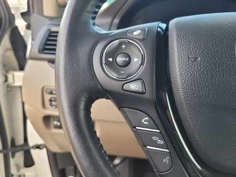 Used 2016 Honda Pilot Touring image 27