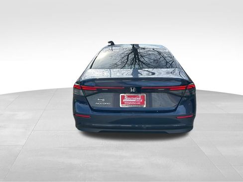 Used 2025 Honda Accord SE image 4