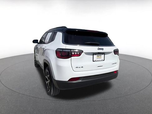 Used 2025 Jeep Compass Limited AWD/4WD image 11