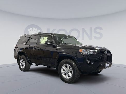 Used 2022 Toyota 4Runner SR5 AWD/4WD image 10