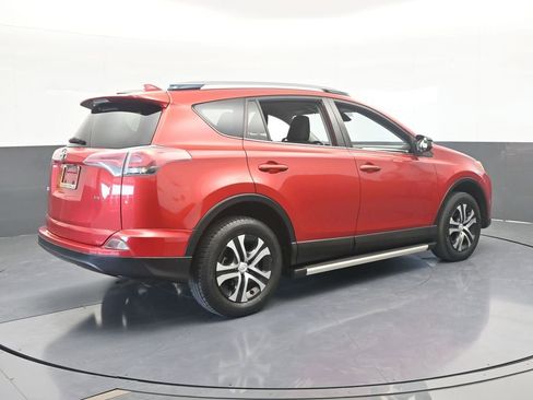 Used 2017 Toyota RAV4 LE image 6
