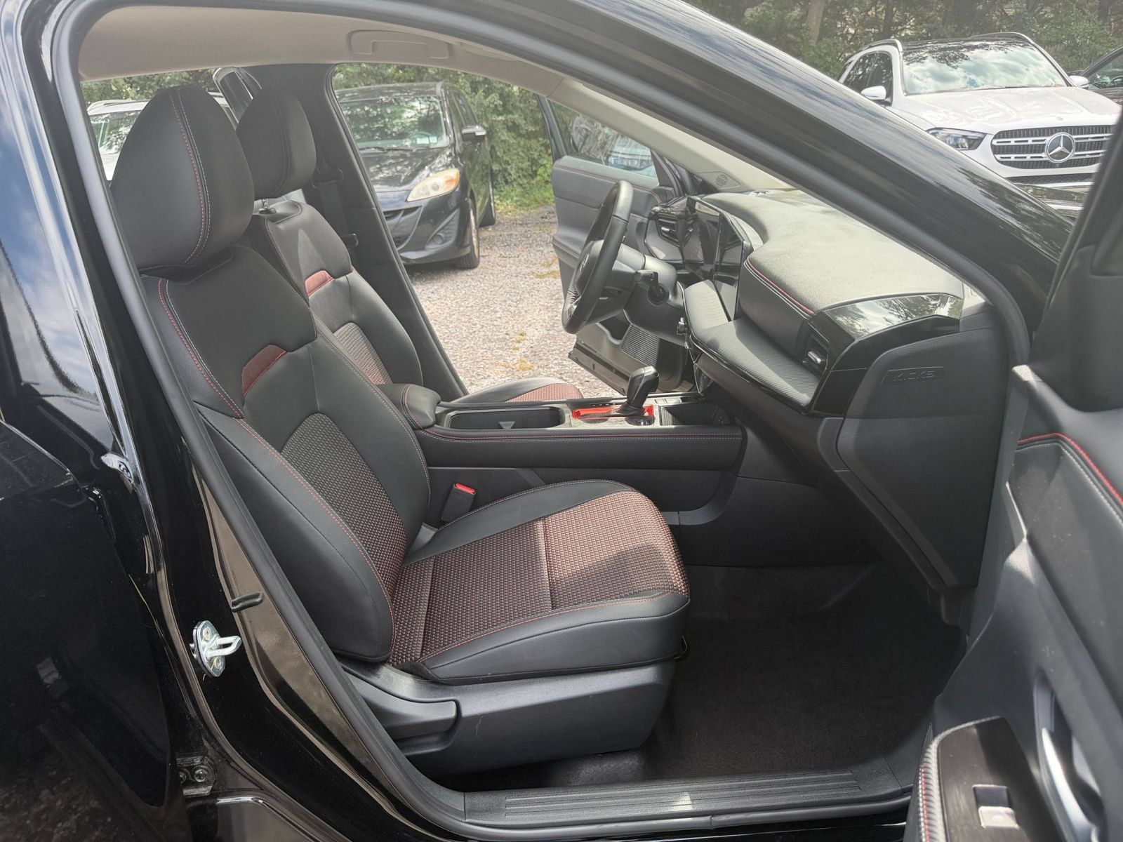 Used 2026 Nissan Kicks SR FWD image 34