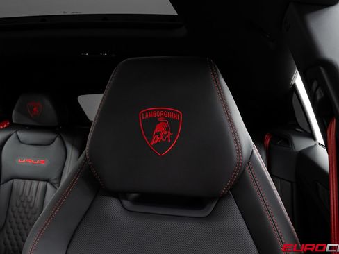 Used 2023 Lamborghini Urus Performante AWD/4WD image 47