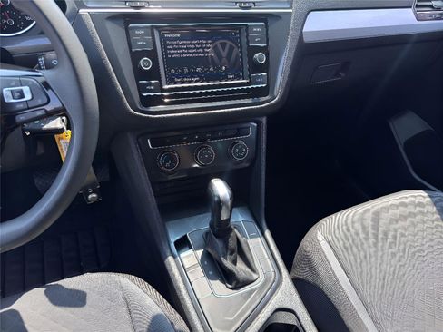 Used 2020 Volkswagen Tiguan S image 15