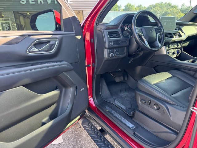 Used 2021 Chevrolet Tahoe Z71 w/ Rear Media and Nav Package AWD/4WD image 18