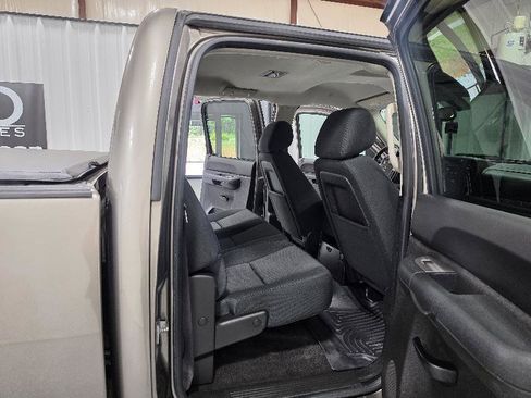 Used 2013 Chevrolet Silverado 2500 LT w/ Interior Plus Package AWD/4WD image 11