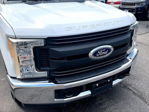 Used 2017 Ford F350 XL RWD image 5