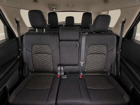Used 2025 Nissan Pathfinder SV FWD image 14