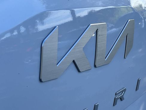 Used 2025 Kia Telluride LX image 10