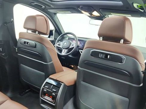 Used 2025 BMW X5 M60i AWD/4WD image 28