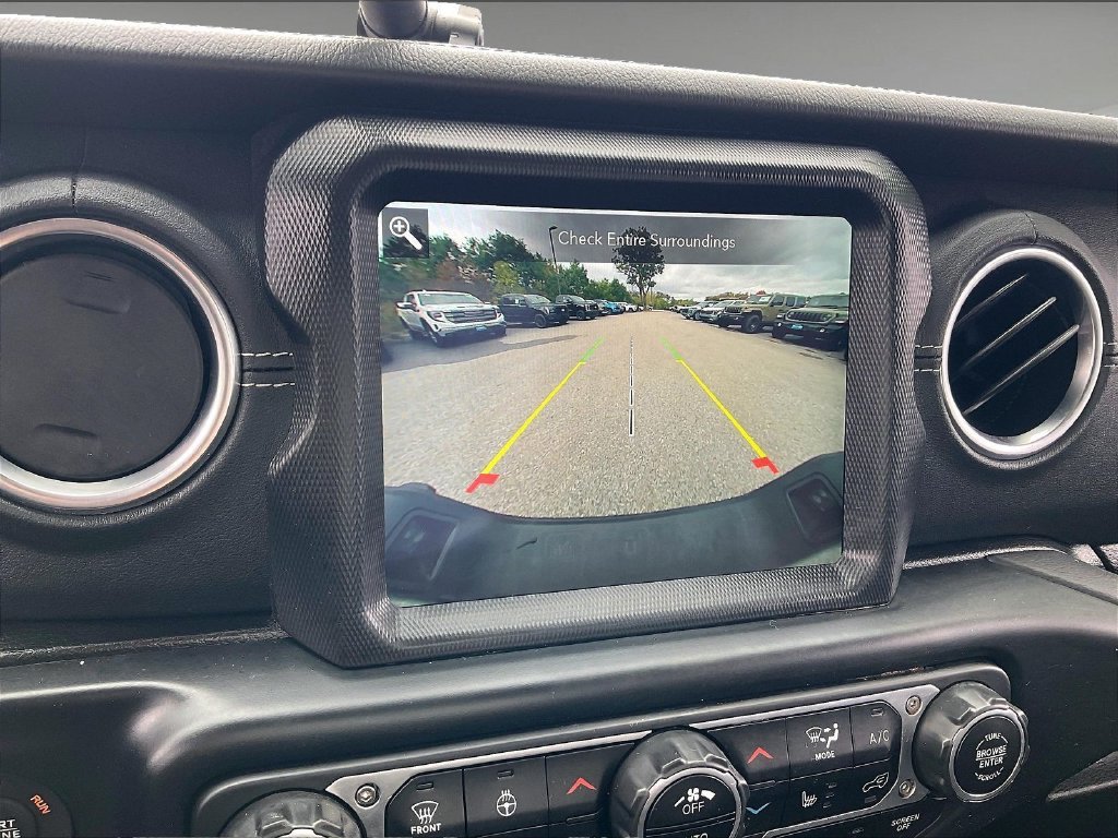 Used 2022 Jeep Gladiator Overland w/ Popular Equipment Package AWD/4WD image 18