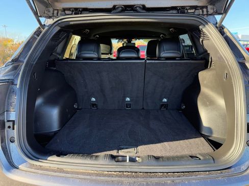 Used 2024 Jeep Compass Limited image 29