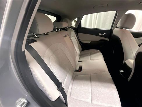 Used 2023 Hyundai Kona SE image 16