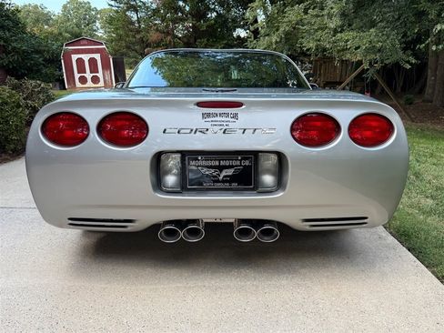 Used 2004 Chevrolet Corvette Coupe w/ Preferred Equipment Group image 41