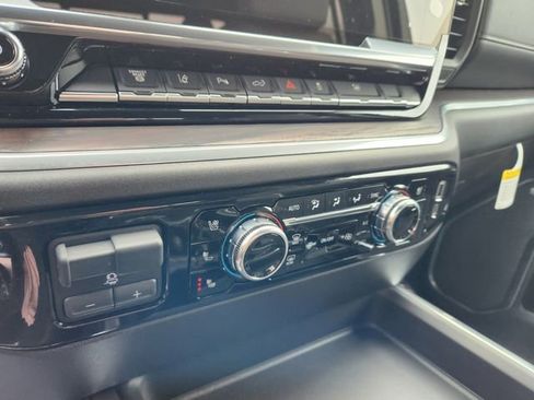 New 2026 GMC Sierra 2500 SLT w/ SLT Premium Package image 18