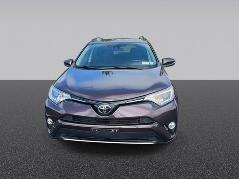 Used 2018 Toyota RAV4 XLE AWD/4WD image 4