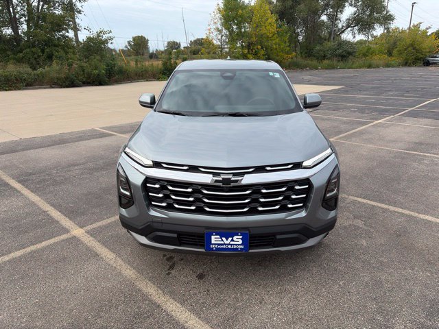 Used 2026 Chevrolet Equinox LT w/ LPO, Floor Liner Package AWD/4WD image 2