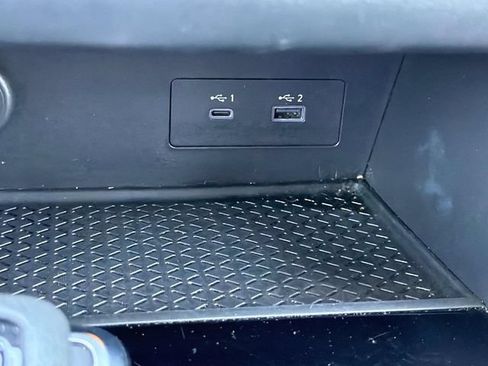 Certified 2025 Nissan Pathfinder SV FWD image 17