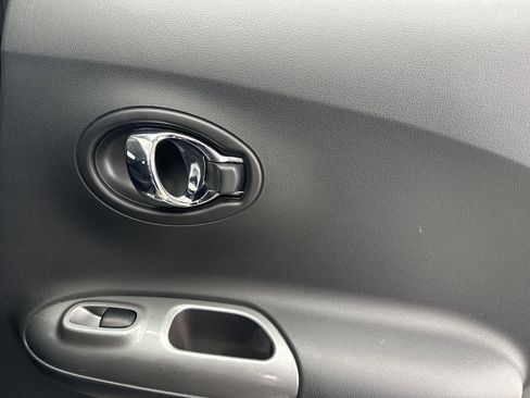 Used 2016 Nissan Juke SV image 34