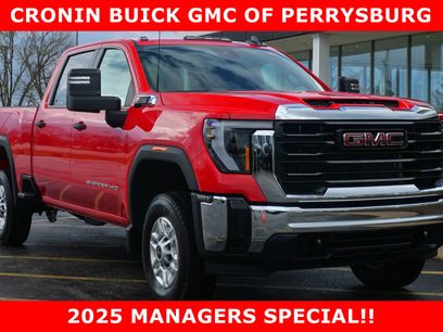 New 2025 GMC Sierra 2500 Pro w/ Convenience Package