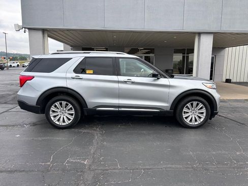 Used 2022 Ford Explorer Limited image 2