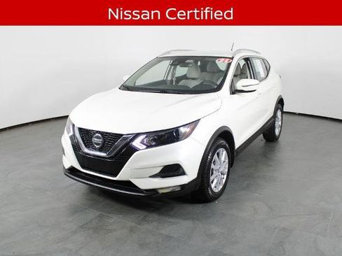 Certified 2022 Nissan Rogue Sport SV FWD image 2