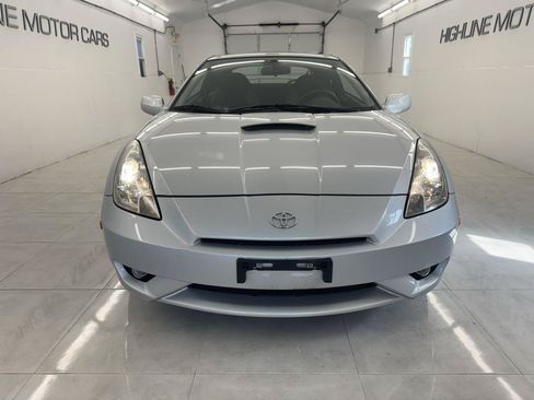 Used 2003 Toyota Celica GT w/ Upgrade Value Pkg FWD image 2