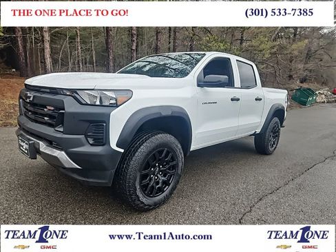 Used 2024 Chevrolet Colorado Trail Boss w/ Advanced Trailering Package image 1