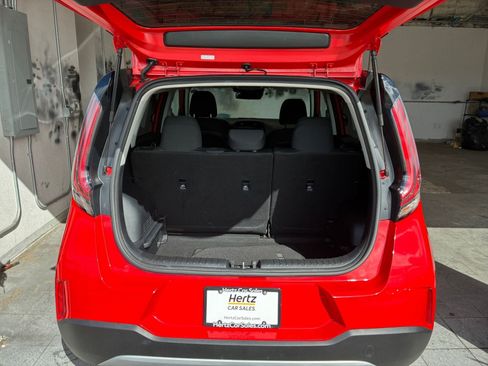 Used 2025 Kia Soul LX w/ LX Technology Package image 29