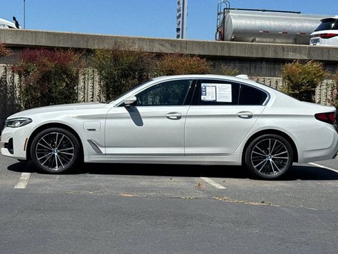 Used 2023 BMW 530e w/ Premium Package RWD image 8