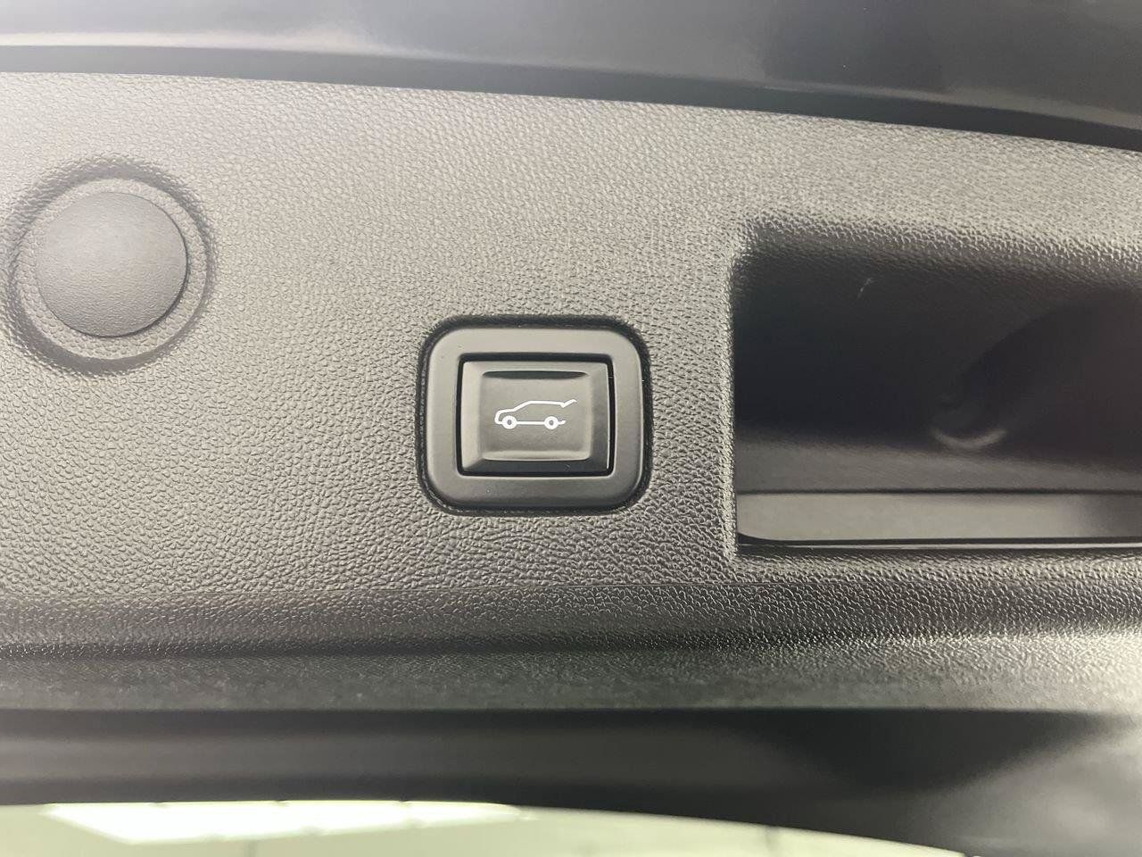 Used 2021 Chevrolet Equinox LT AWD/4WD image 29