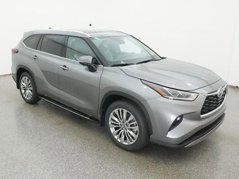 New 2026 Toyota Highlander Platinum image 13