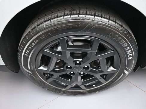 New 2026 Kia Carnival SX w/ SX Dark Edition Package FWD image 12
