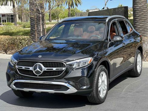 Used 2023 Mercedes-Benz GLC 300 4MATIC w/ Exclusive Trim Package image 22