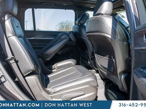 Used 2024 Jeep Grand Cherokee L Limited w/ Luxury Tech Group II image 23