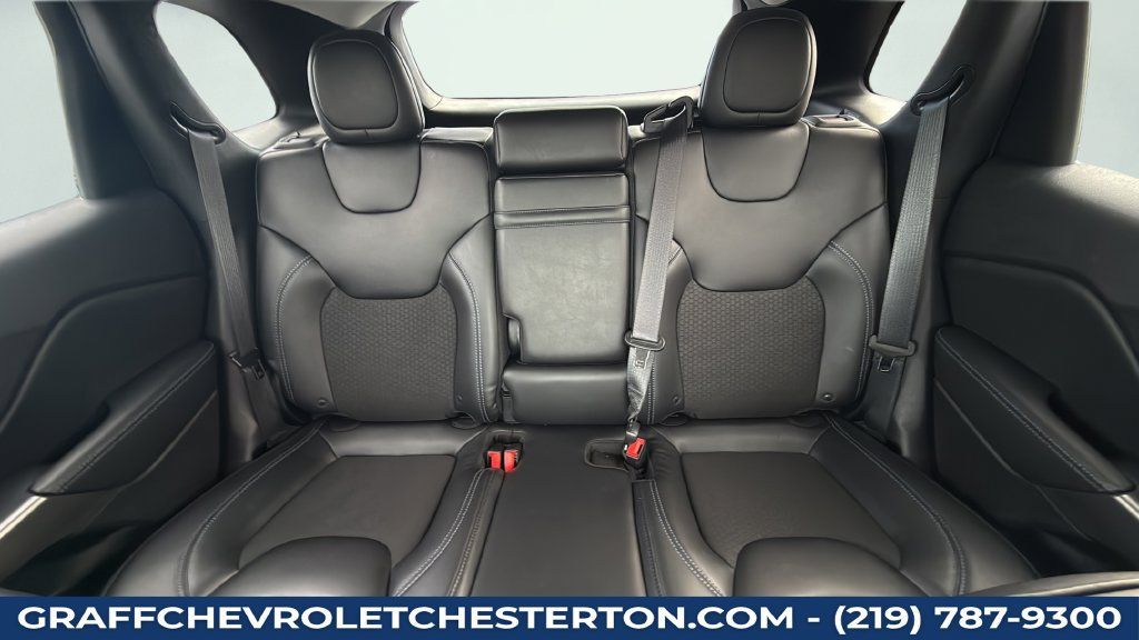 Used 2019 Jeep Cherokee Latitude Plus AWD/4WD image 31