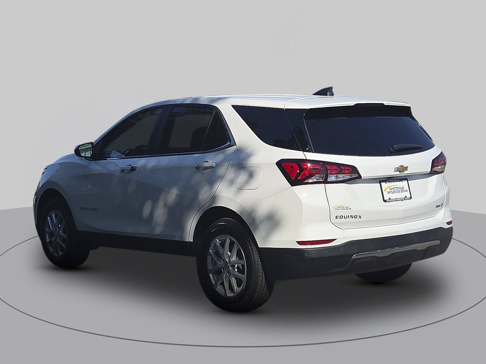 Used 2024 Chevrolet Equinox LT AWD/4WD image 5