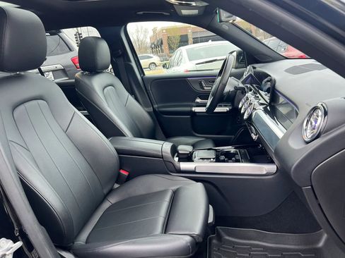 Used 2021 Mercedes-Benz GLB 250 4MATIC image 18