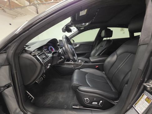 Used 2018 Audi RS 7 Performance w/ Driver Assistance Package image 7