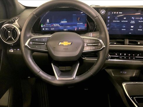 Used 2025 Chevrolet Equinox LT image 5